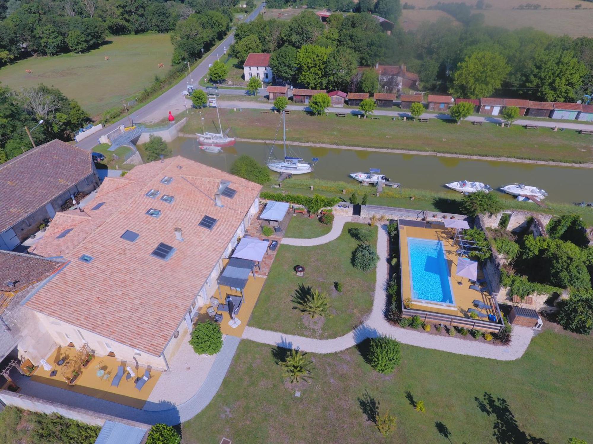 Domaine Des Pres De Joussac - Protocole Sanitaire Strict Villa Jau-Dignac-et-Loirac Exterior photo